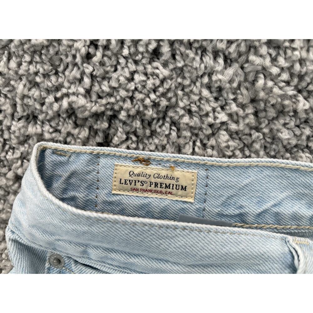 Levi's Strauss Women's ALine Denim Shorts 34"High Rise Waist Light Wash 5 Pocket - Picture 4 of 8